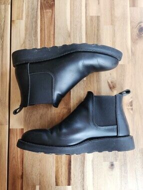Redwing Classic Black Chelsea Boots